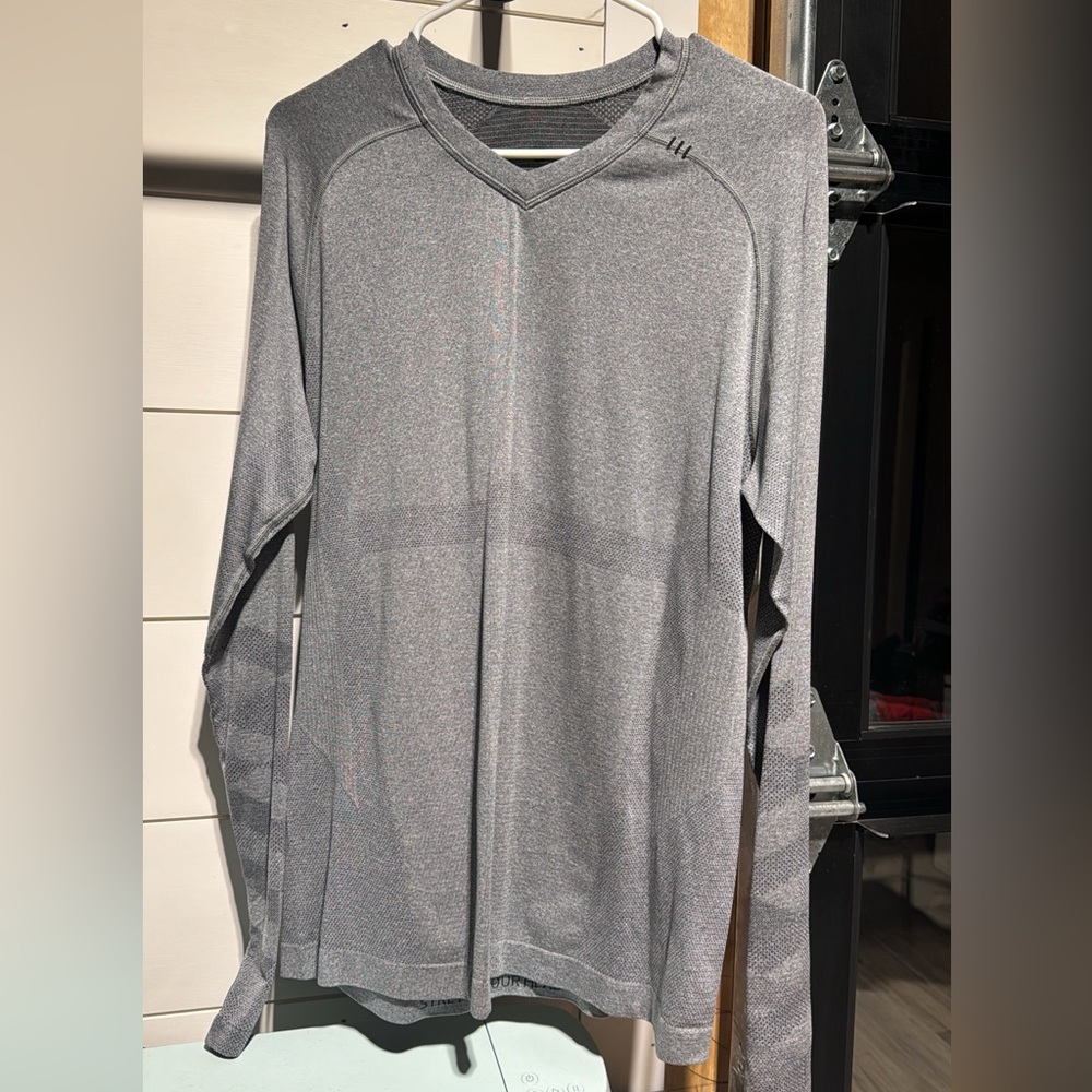 Lululemon men’s long sleeve size medium
